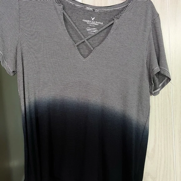 American Eagle Outfitters Black and White Ombre Tee - Picture 1 of 1